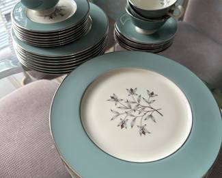 Lenox Kingsley Dinnerware Set