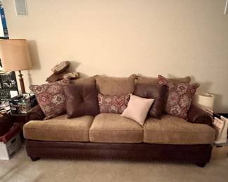 AMAZING SOFA! Excellent condition