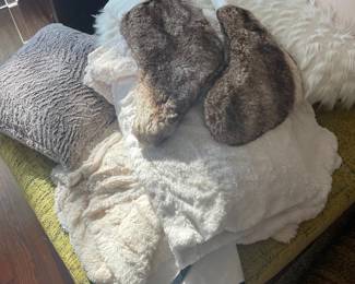 blankets and pillows, large ottoman