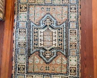 small throw rug
