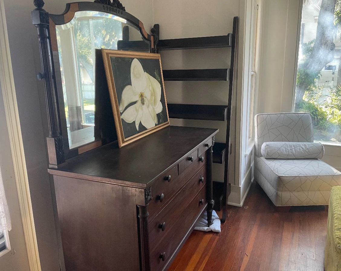 Please call Nikki at (352) 514-2698 to schedule an appointment. We are still setting up this packed sale, pictures will continue to be added - check back!!