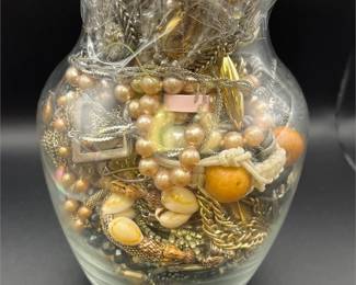 Glass jewelry jar