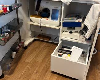 Singer Quantum XL-1000 computerized sewing and embroidery machine