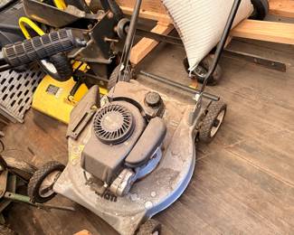 Poulan push mower