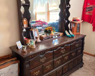Vintage heavy wood dresser w/ mirror