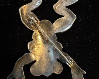 Charming Sterling Silver frog brooch