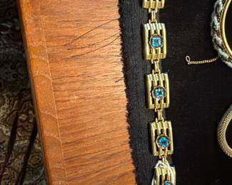 Bracelet with green stones