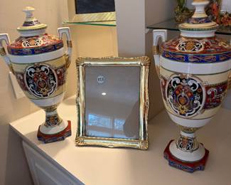 Italian style porcelain urns 