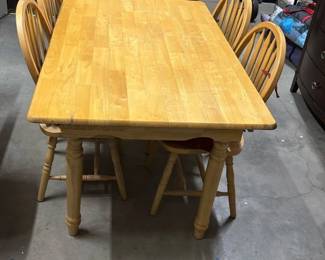 Light Oak Dining Table w/ 4 Chairs