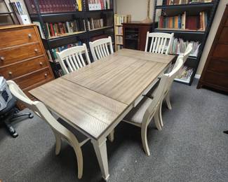 Modern Farmhouse Style Dining Table w/ 6 Chairs - good condition! 