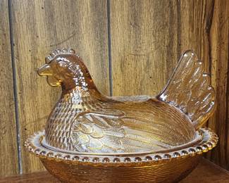 Vintage Indiana Glass Amber Hen on a Nest!!