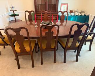 Pre sell item priced at 375.00. Thomasville dining room table with 8 chairs.