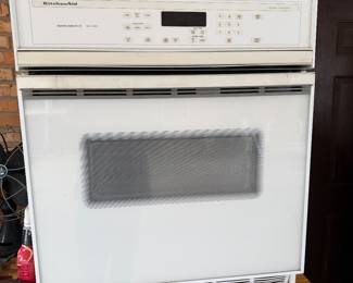 PRE SELL item priced at 100.00. Nice Kitchen Aid oven.