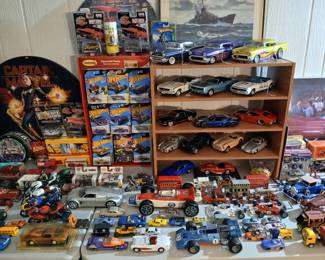 Hundreds of model diecast toy cars, hot wheels, franklin mint, artwork