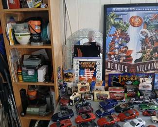 Hundreds of model diecast toy cars, hot wheels, franklin mint, artwork
