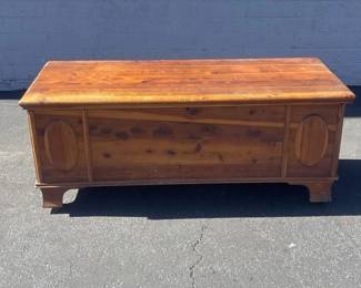 Lane cedar chest