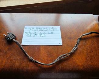 NEEDS NEW CORD DO NOT PLUG IN