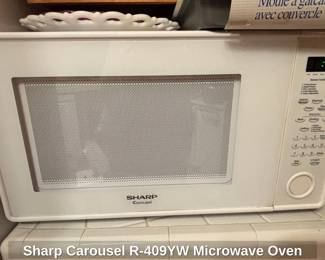 Sharp Carousel RYW Microwave Oven