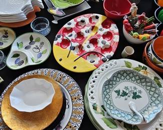 Assorted Decorative Ceramic and Glass Tableware, including Herend, Wedgwood, Villeroy & Boch, Fitz and Floyd, and Spode
