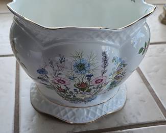 Aynsley Wild Tudor Planter