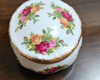 Royal Albert Old Country Roses Trinket Box