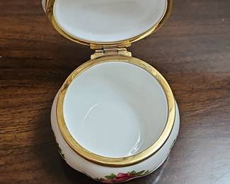 Royal Albert Old Country Roses Trinket Box