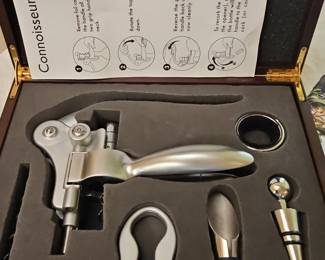 Connoisseur Deluxe Wood Box Wine Opener Set
