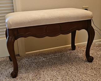 Queen Anne Style Upholstered Bench