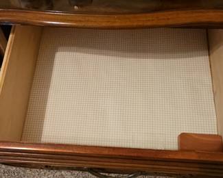 Vintage Thomasville French Provincial 9-Drawer Dresser