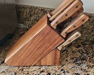 Carvel Hall "Yorktowne" Knife Set