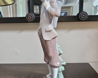Lladro "Waiting to Tee Off" Porcelain Figurine