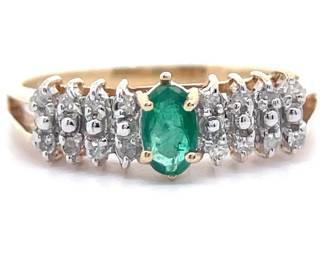 Oval Natural Emerald & Natural Diamond Chevron Cluster Estate Ring in Yellow Gold