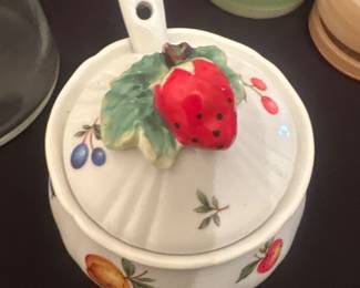  vintage porcelain sugar dish - this one is so cute! 