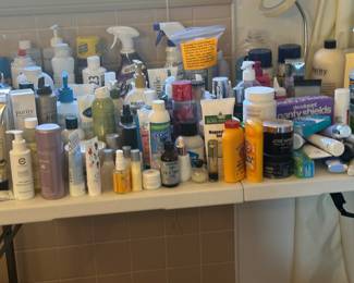 Lots of toiletries 