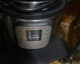 Instant Pot Duo electric pressure cooker
