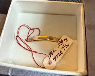 14K / .036 oz / size 7.5