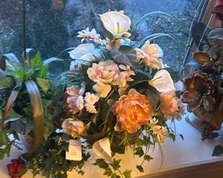  decorative floral arrangement