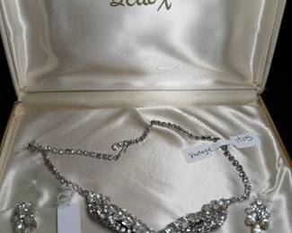 Vintage 1950s necklace and earrings 