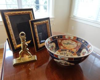 Baldwin Colonial Williamsburg Brass Soldier Doorstop/Japanese Imari porcelain bowl