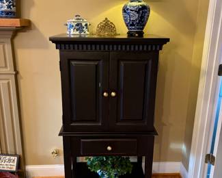 Broyhill Attic Heirlooms Collection 