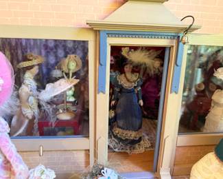 Doll House #4 - to be sold furnished as lot # 4 to the highest offer.  Call prior to the sale  (805-444-6411) with your best offer