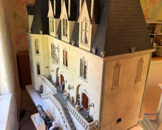 Original cost of this unit was $150K +.  Doll House #5 - to be sold furnished as lot # 5  to the highest offer.  Call prior to the sale  (805-444-6411) with your best offer