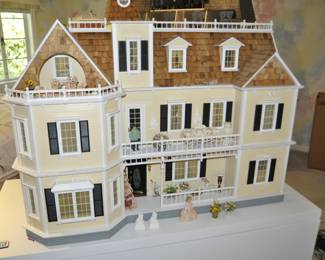 Doll House #3 - to be sold furnished as lot # 3 to the highest offer.  Call prior to the sale  (805-444-6411) with your best offer