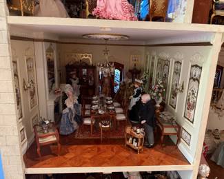 Original cost of this unit was $150K +.  Doll House #5 - to be sold furnished as lot # 5  to the highest offer.  Call prior to the sale  (805-444-6411) with your best offer