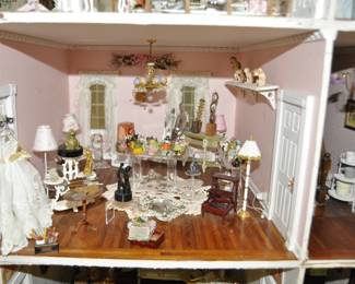 Doll House #3 - to be sold furnished as lot # 3 to the highest offer.  Call prior to the sale  (805-444-6411) with your best offer