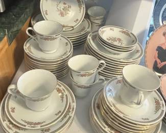 LILING FINE CHINA SET