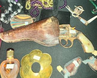 OLD PISTOL & HOLSTER