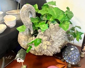 BEAUTIFUL SWAN PLANTER
