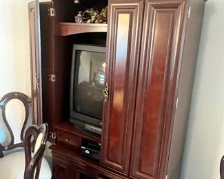 WONDERFUL CHERRY ARMOIRE