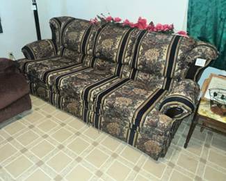 HIGH-BACK STRIPE SOFA